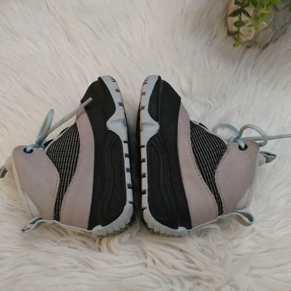 Nike ACG Shoes Nike Acg Baby Govy Winter Sneaker Boot Size 5c